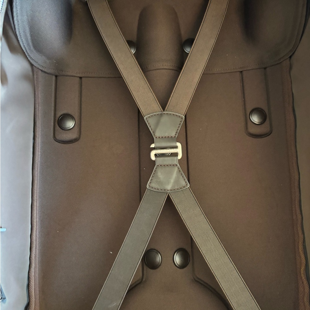 Authentic Louis Vuitton carry on suitcase - Picture 9 of 10
